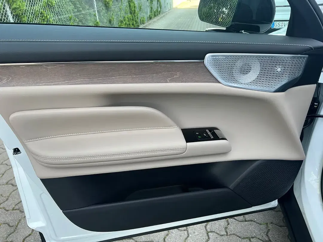 Volvo ES90 Single Motor Extended Range Ultra - Thumbnail 11