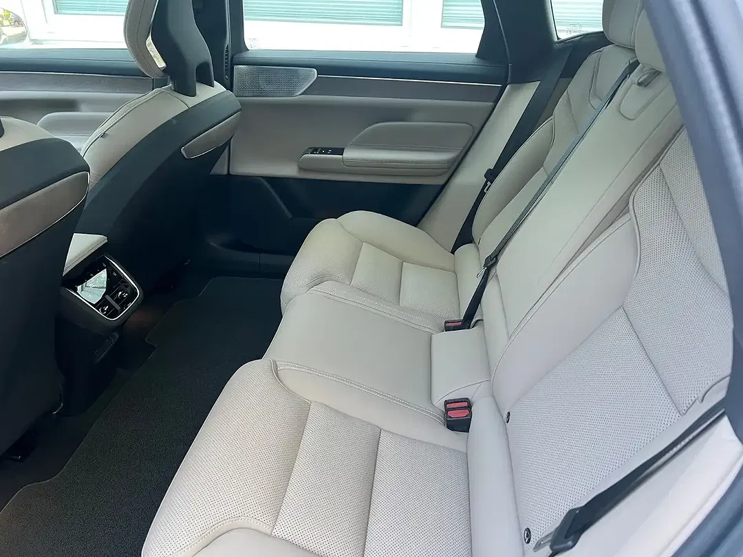 Volvo ES90 Single Motor Extended Range Ultra - Thumbnail 12
