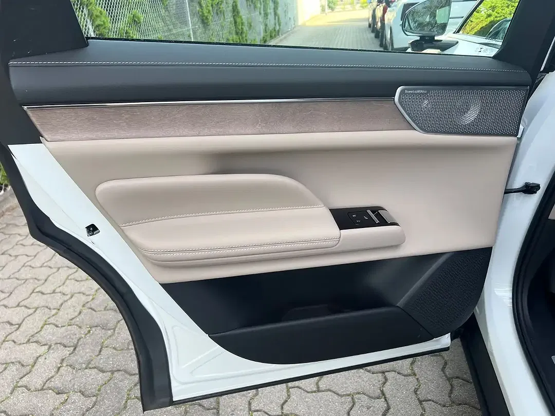 Volvo ES90 Single Motor Extended Range Ultra - Thumbnail 13