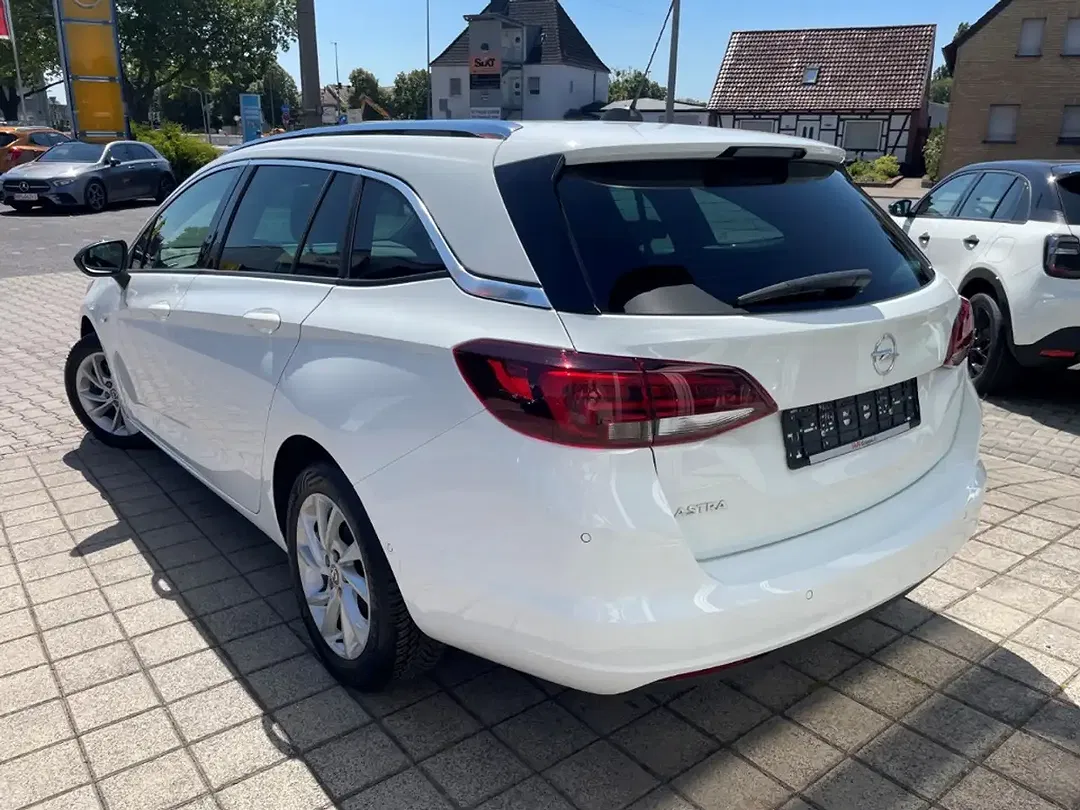 Opel Astra 1.2 Turbo Elegance - foto 2