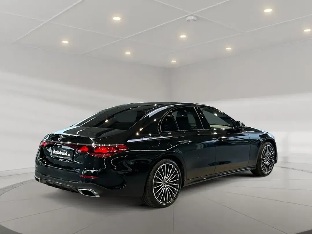 Mercedes-Benz E 200 4MATIC AMG MBUX Burmester Night - Thumbnail 2