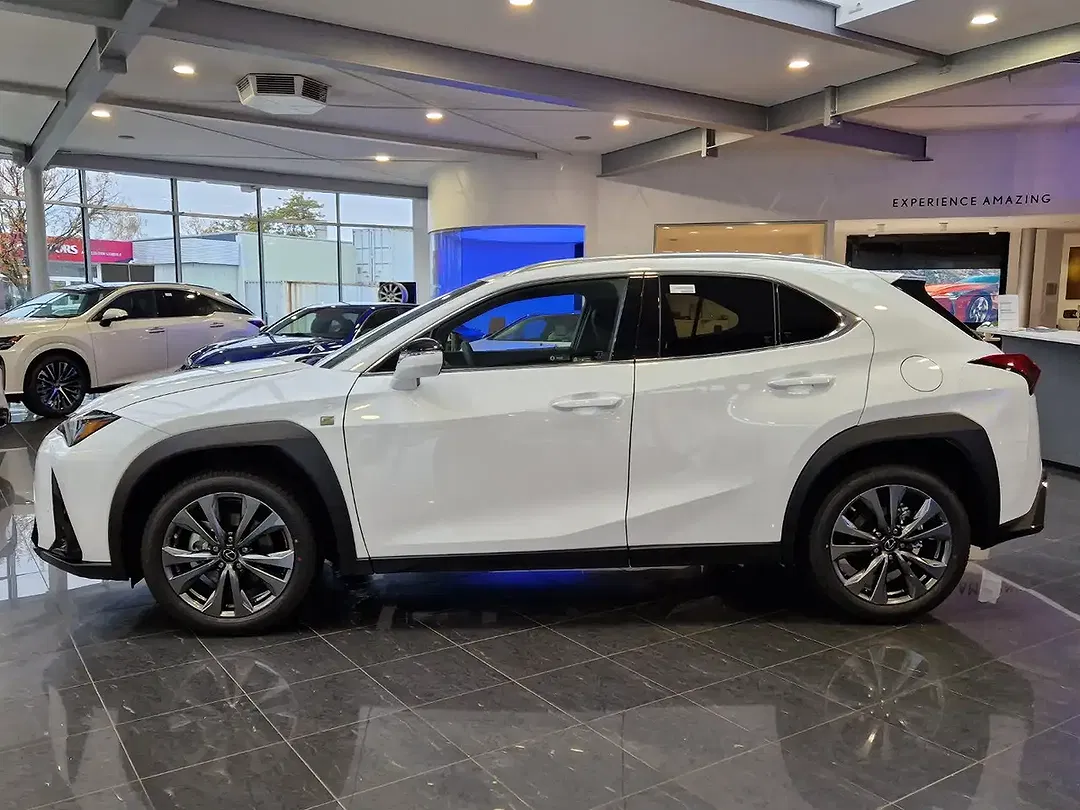 Lexus UX 300h F SPORT Design - Thumbnail 3