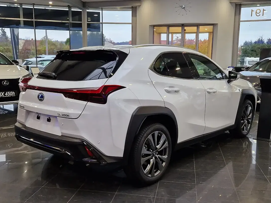 Lexus UX 300h F SPORT Design - Thumbnail 4