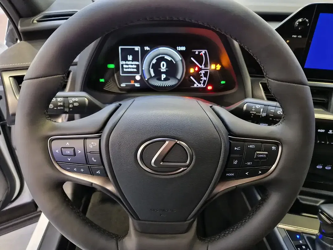 Lexus UX 300h F SPORT Design - Thumbnail 8