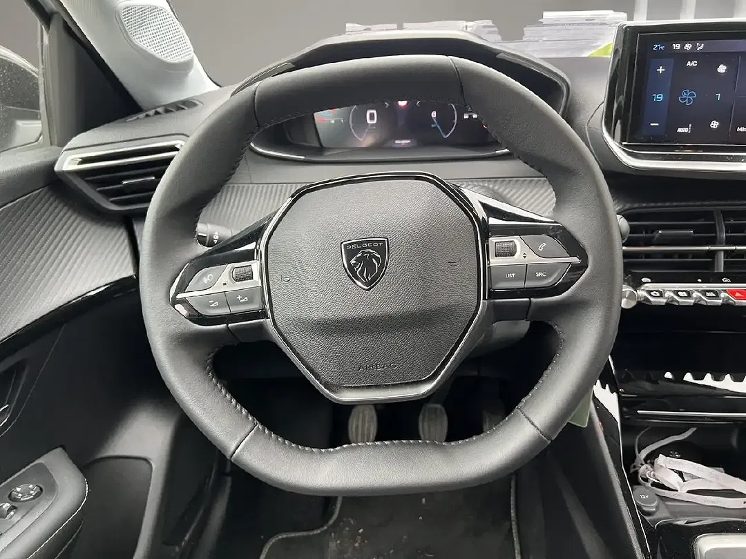 Peugeot 208 Allure - Thumbnail 10