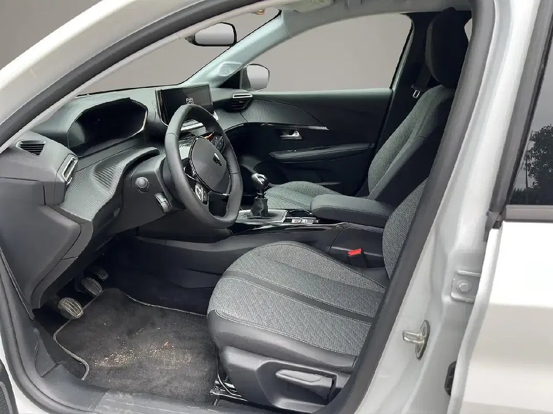 Peugeot 208 Allure - Thumbnail 9
