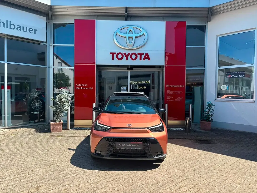 Toyota Aygo Hybrid Lounge - foto 1