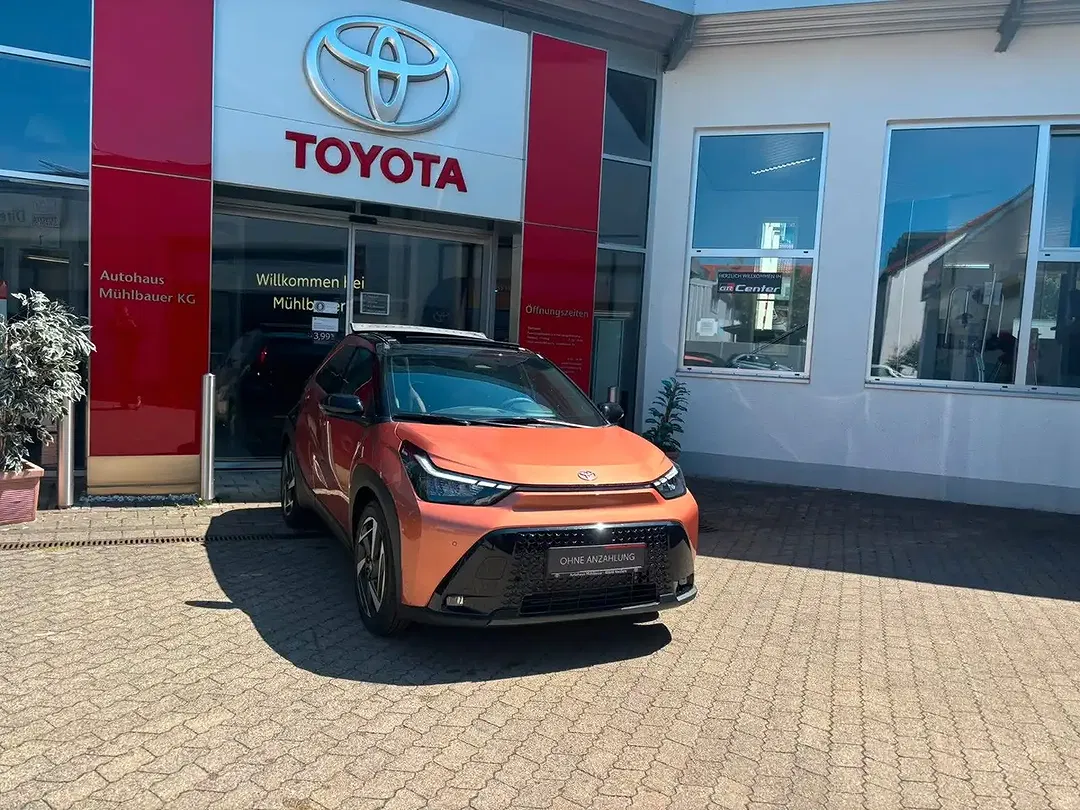 Toyota Aygo Hybrid Lounge - Thumbnail 3
