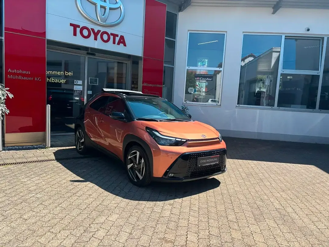Toyota Aygo Hybrid Lounge - Thumbnail 4