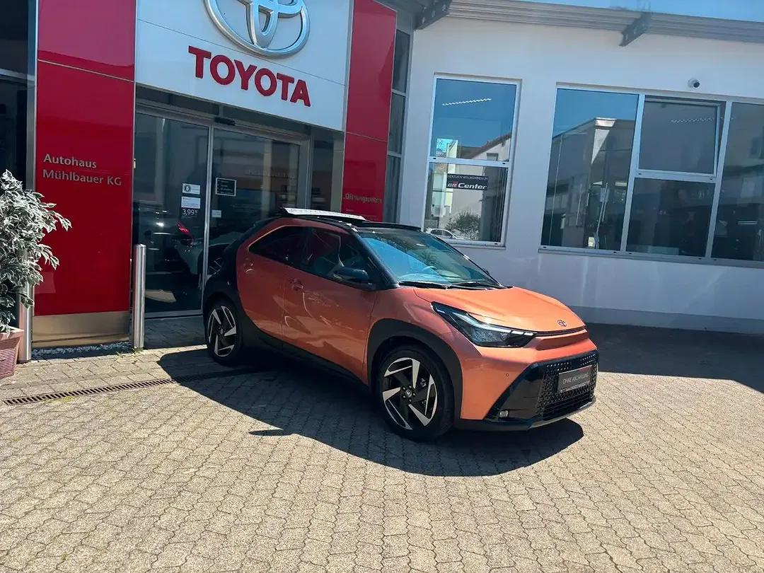 Toyota Aygo Hybrid Lounge - Thumbnail 5