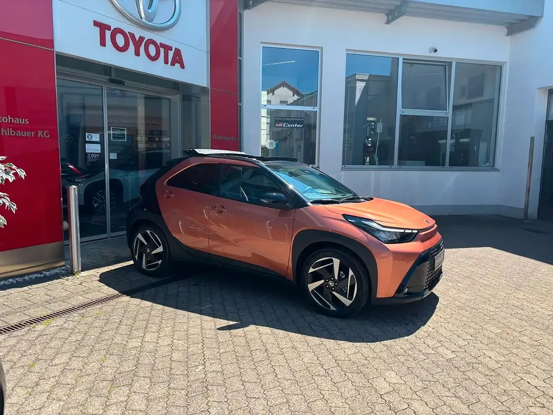 Toyota Aygo Hybrid Lounge - Thumbnail 6