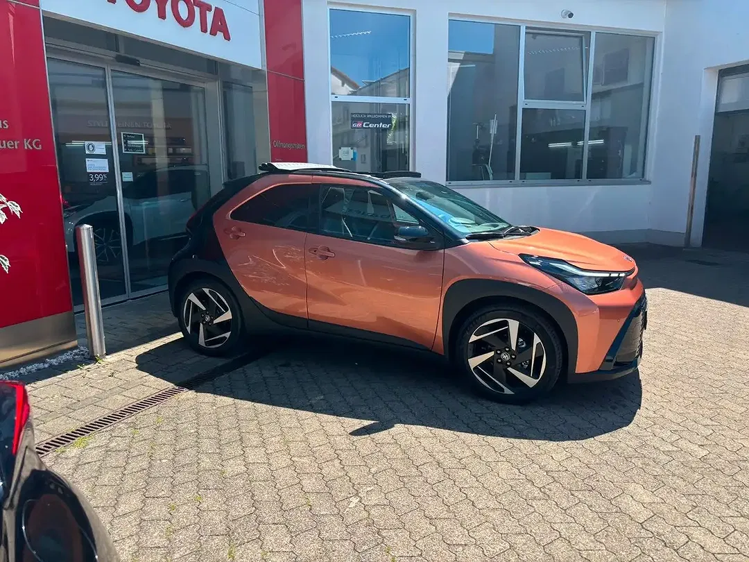 Toyota Aygo Hybrid Lounge - Thumbnail 7