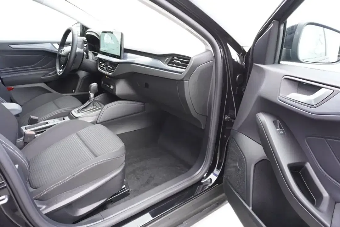 Ford Focus 1.0 Active X - Thumbnail 10