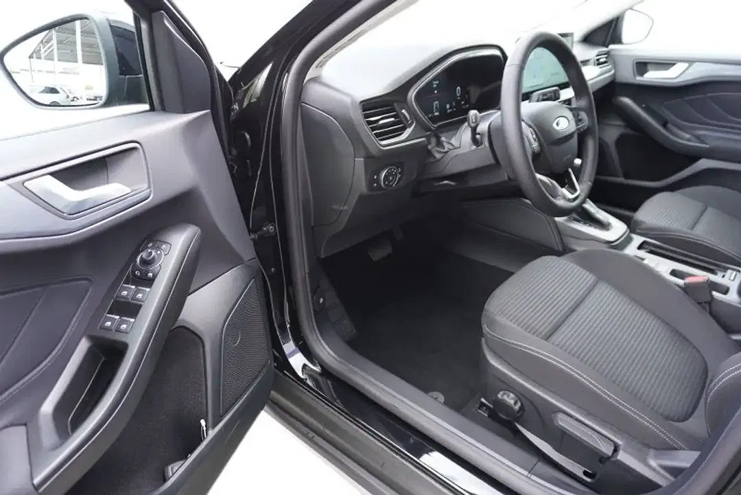 Ford Focus 1.0 Active X - Thumbnail 9