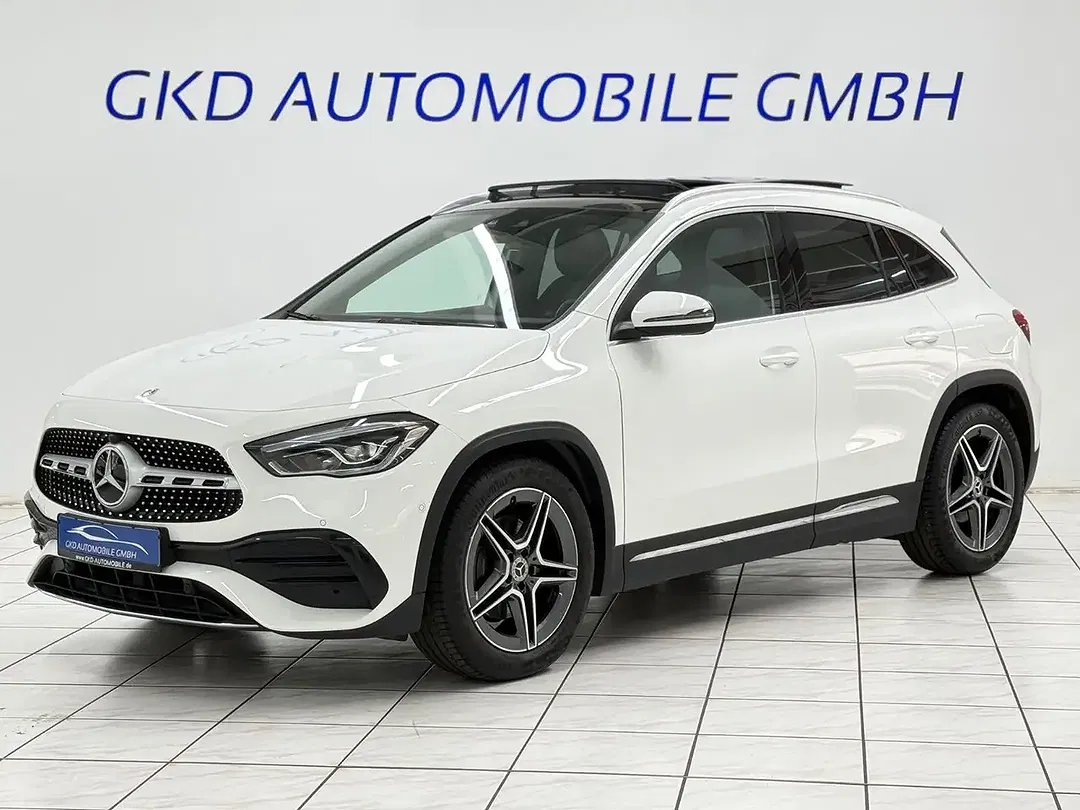 Mercedes-Benz GLA 200 MBUX AMG Line - Thumbnail 1