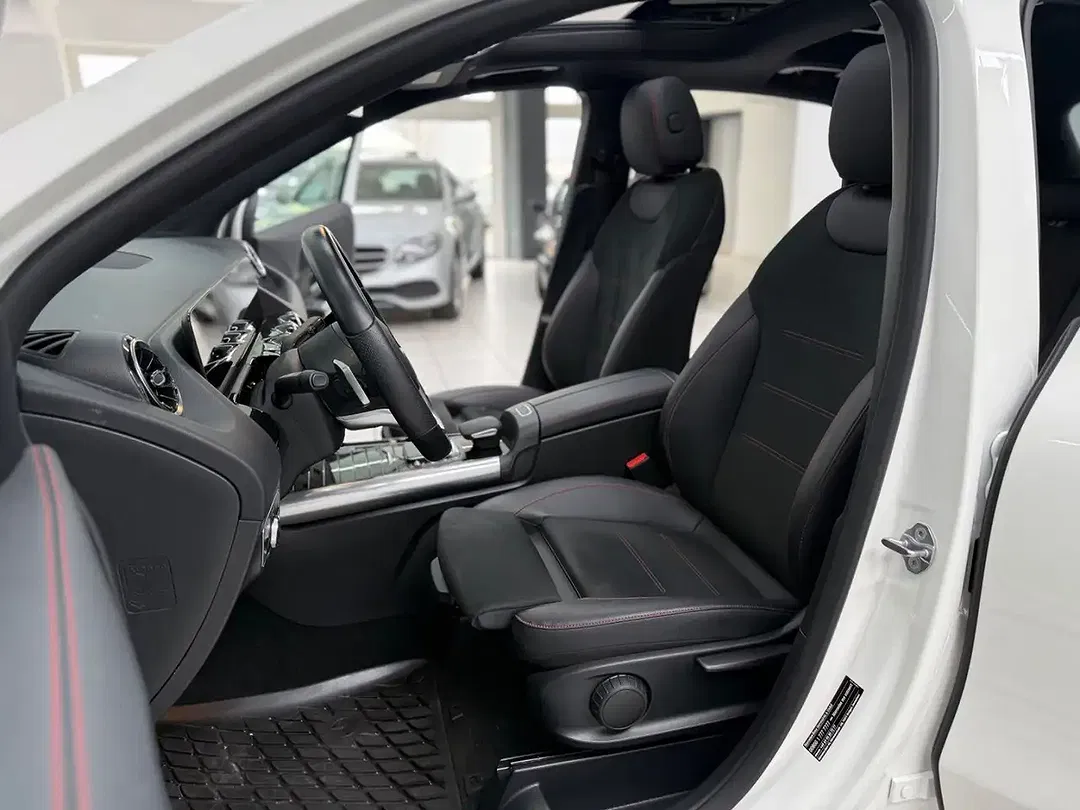 Mercedes-Benz GLA 200 MBUX AMG Line - Thumbnail 14