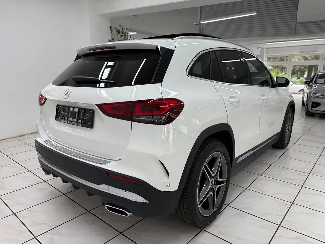 Mercedes-Benz GLA 200 MBUX AMG Line - Thumbnail 3