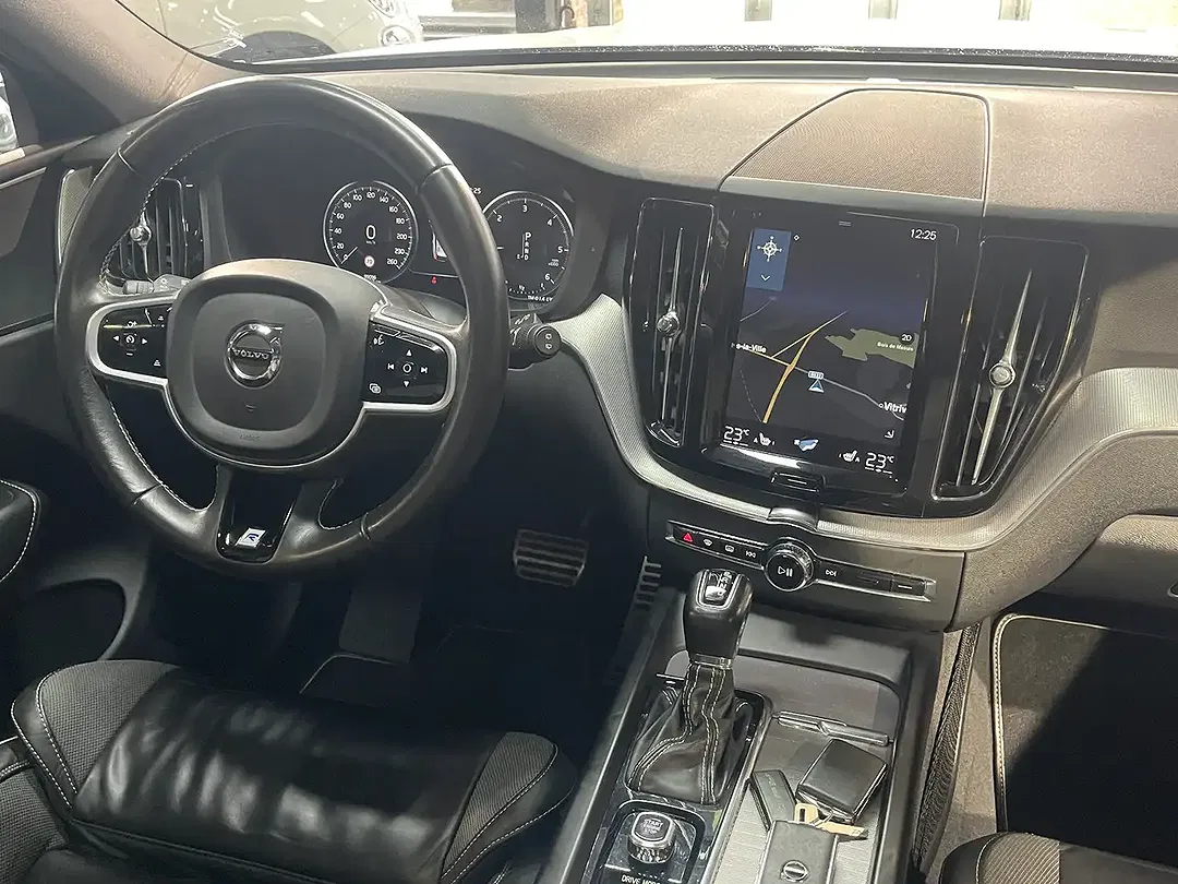 Volvo XC60 D4 2.0 R-Design - Thumbnail 7
