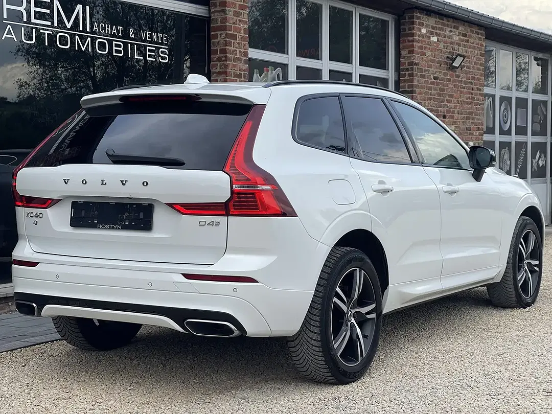 Volvo XC60 D4 2.0 R-Design - Thumbnail 3