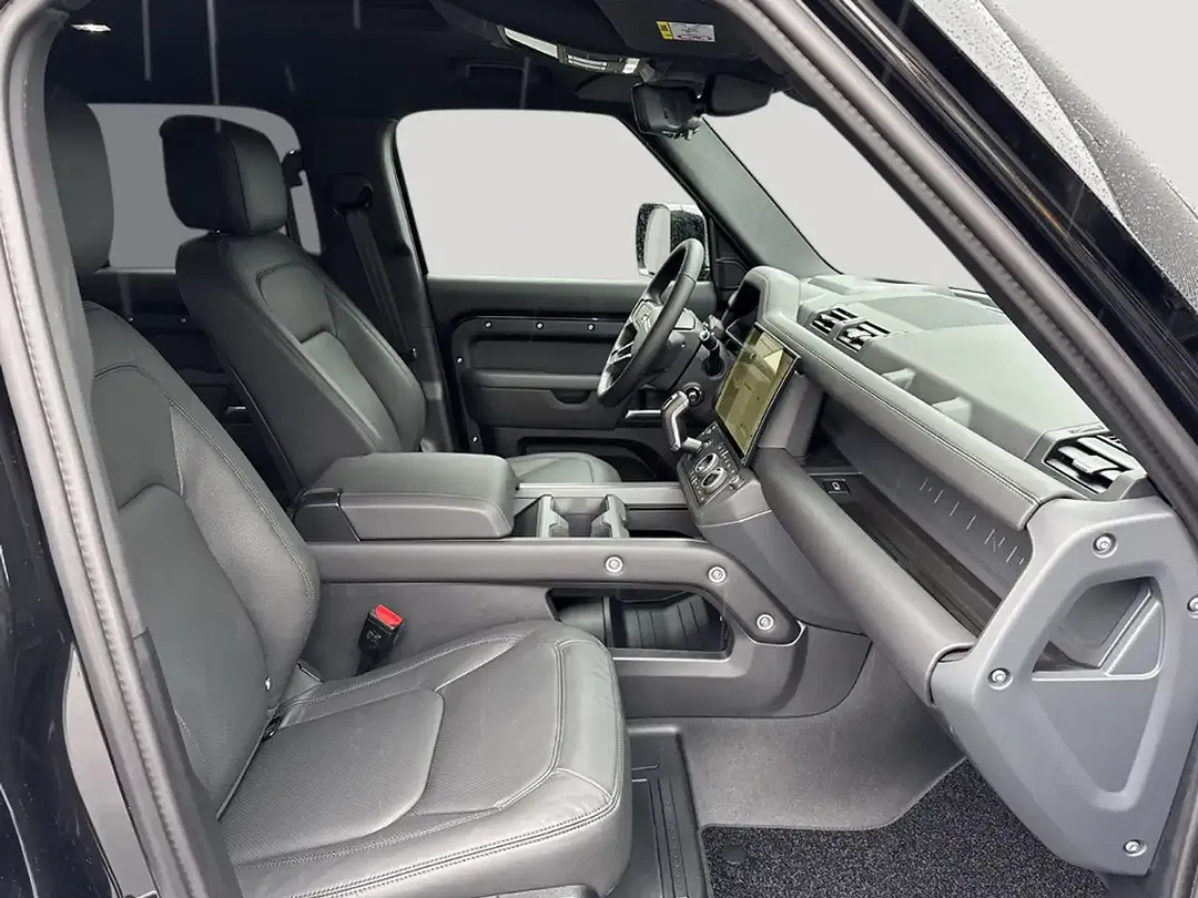 Land Rover Defender 130 X-Dynamic HSE - Thumbnail 3