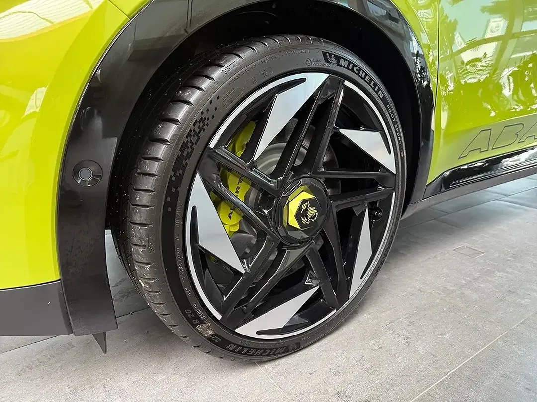 Abarth 600e Scorpionissima - Thumbnail 8