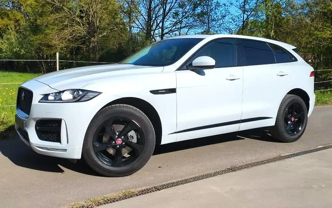Jaguar F-Pace 2.0 4x4 R-Sport - foto 1