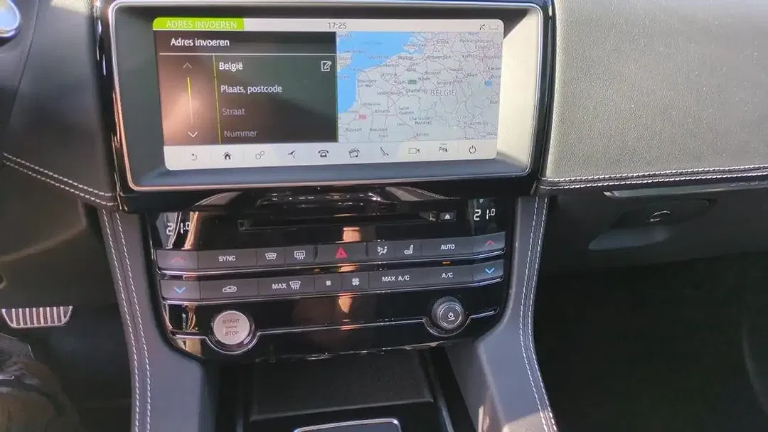 Jaguar F-Pace 2.0 4x4 R-Sport - Thumbnail 12