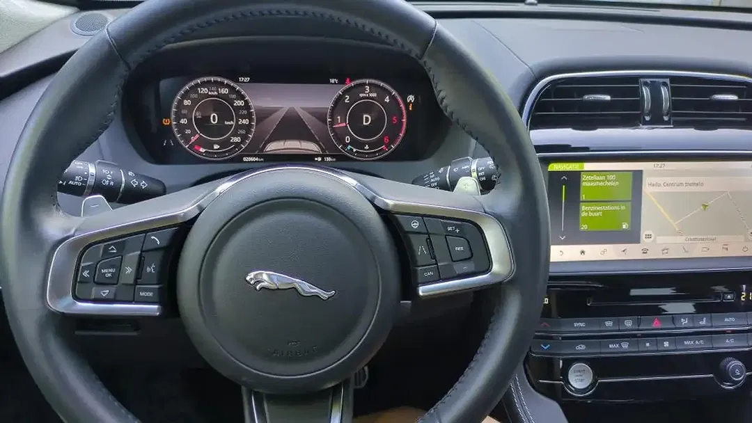 Jaguar F-Pace 2.0 4x4 R-Sport - foto 15