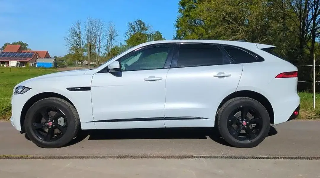 Jaguar F-Pace 2.0 4x4 R-Sport - foto 2