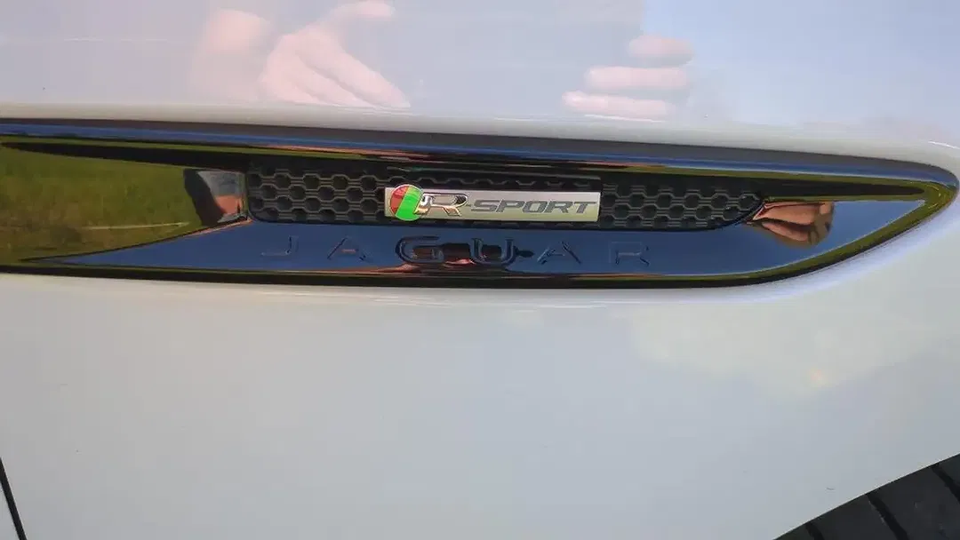 Jaguar F-Pace 2.0 4x4 R-Sport - Thumbnail 6