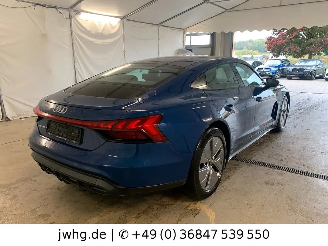 Audi e-tron GT - Thumbnail 3