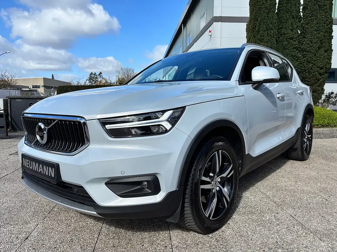 Volvo XC40 Momentum Pro - Thumbnail 12