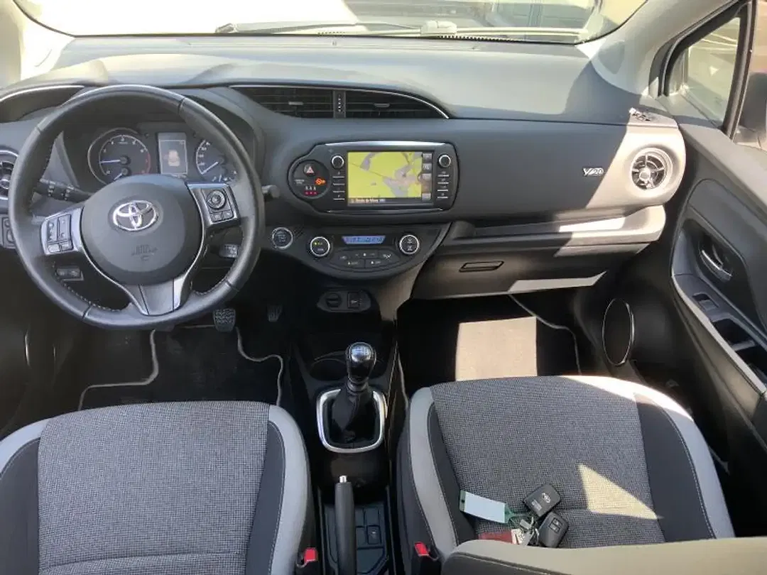 Toyota Yaris - Thumbnail 14