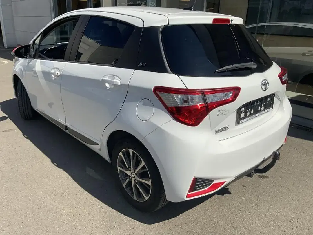 Toyota Yaris - Thumbnail 5
