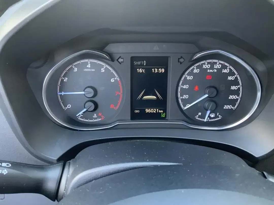 Toyota Yaris - Thumbnail 8