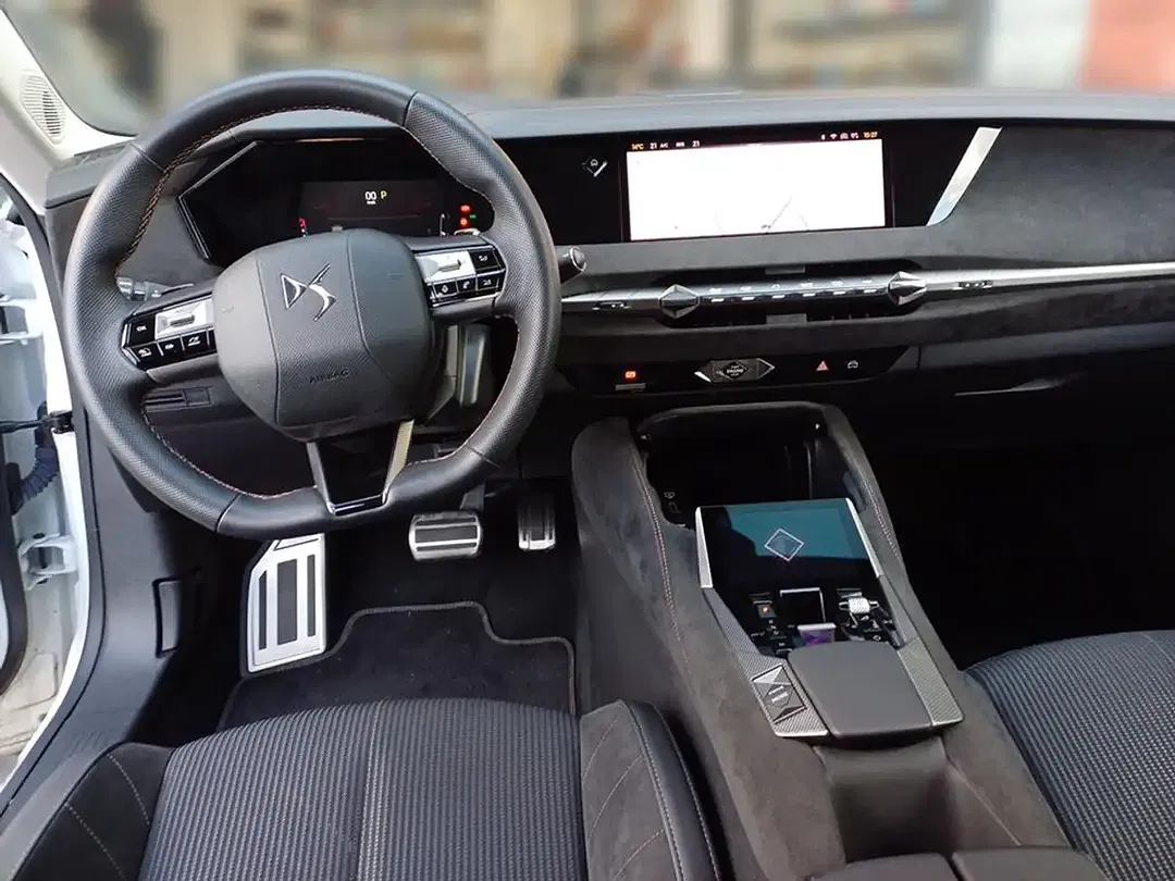 DS Automobiles DS 4 - Thumbnail 9