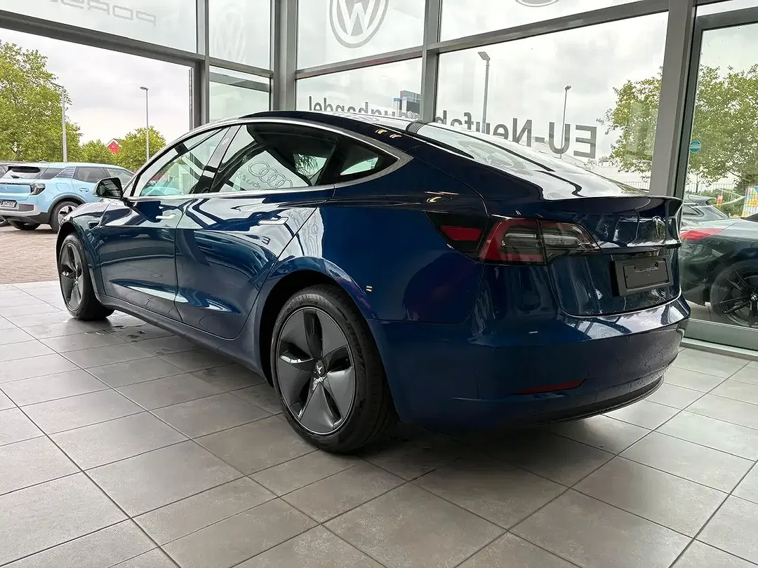 Tesla Model 3 RWD Standard Range Plus - Thumbnail 4