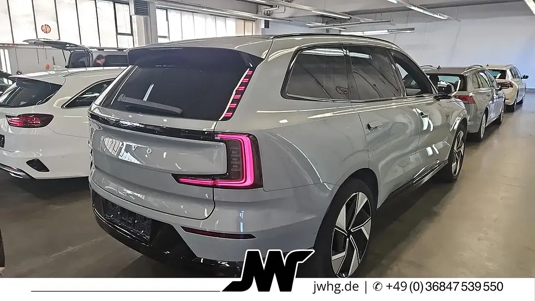 Volvo EX90 Ultra - foto 12