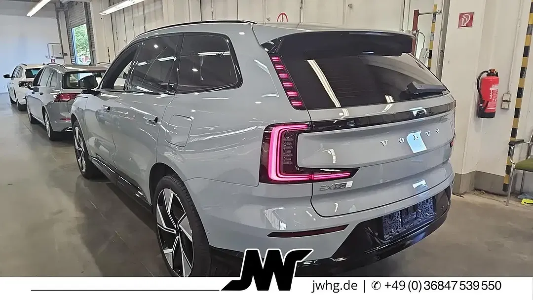 Volvo EX90 Ultra - Thumbnail 4