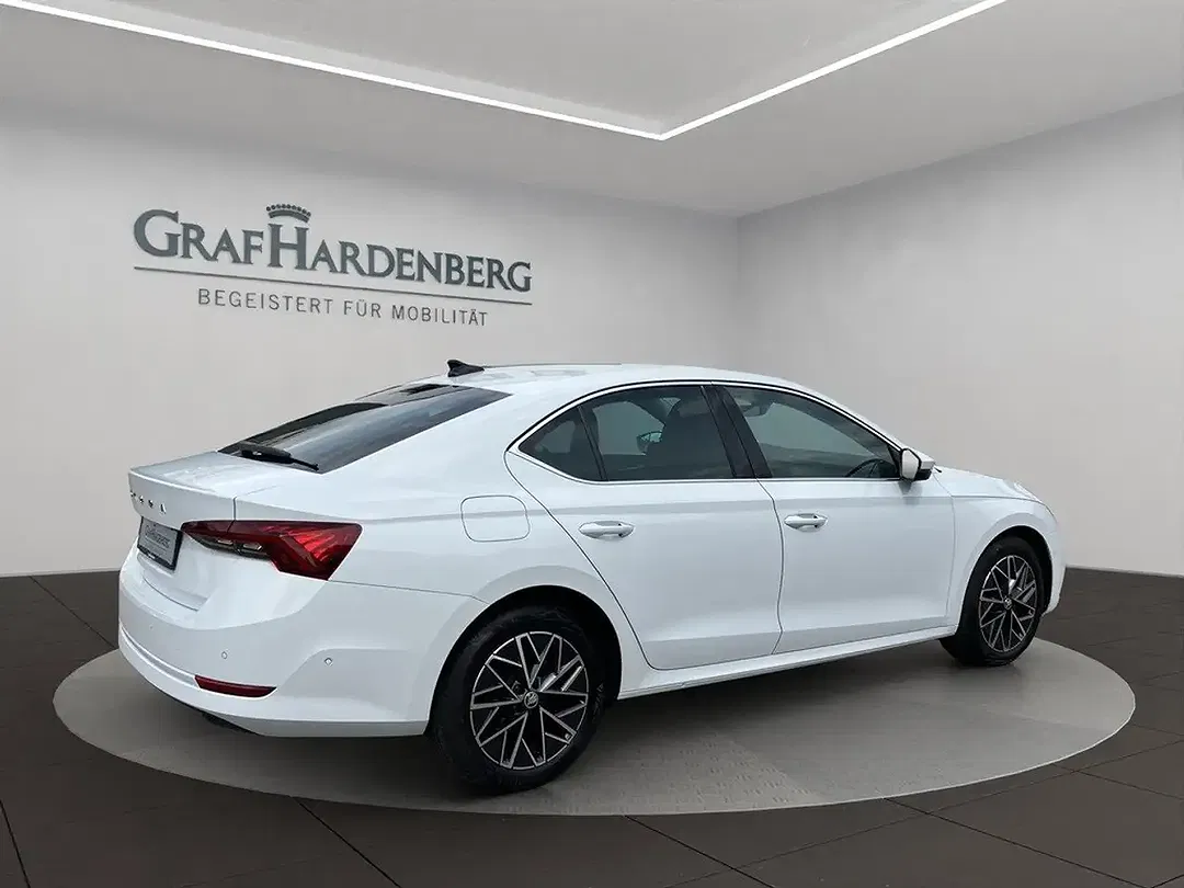 Skoda Octavia 2.0 TDI DSG Style - Thumbnail 2