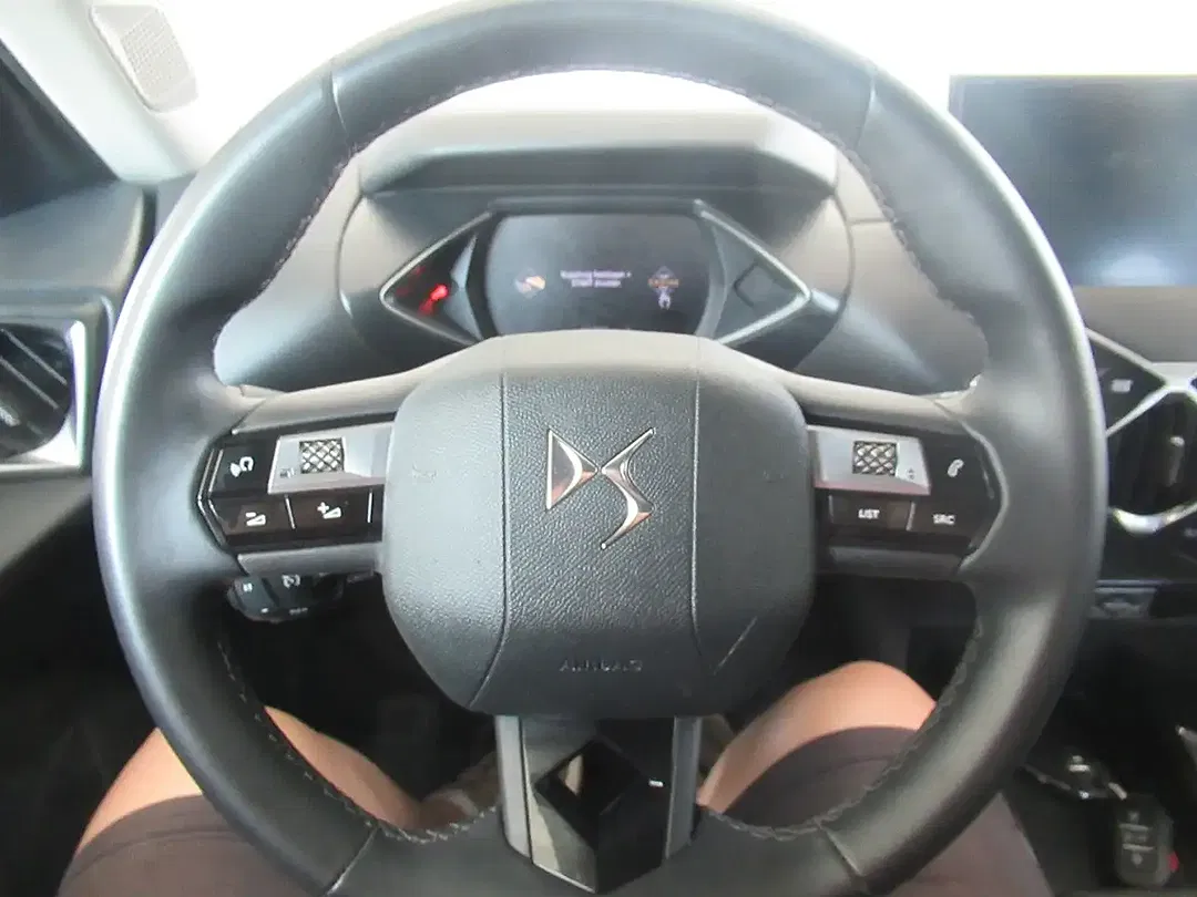 DS Automobiles DS 3 - Thumbnail 11