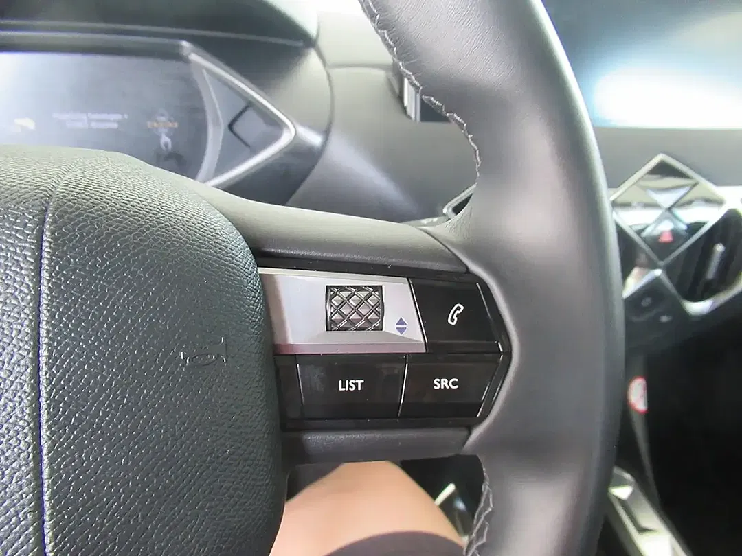 DS Automobiles DS 3 - Thumbnail 13