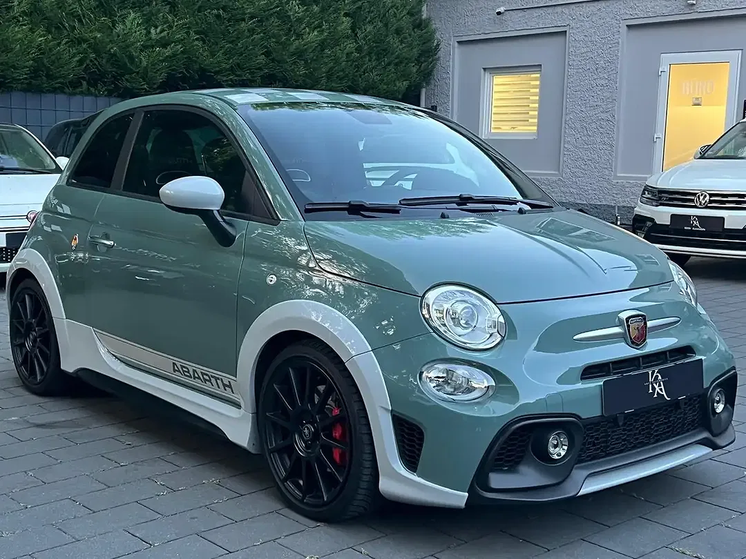 Abarth 695 70th Anniversario - Thumbnail 3