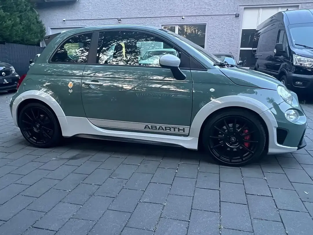 Abarth 695 70th Anniversario - Thumbnail 4