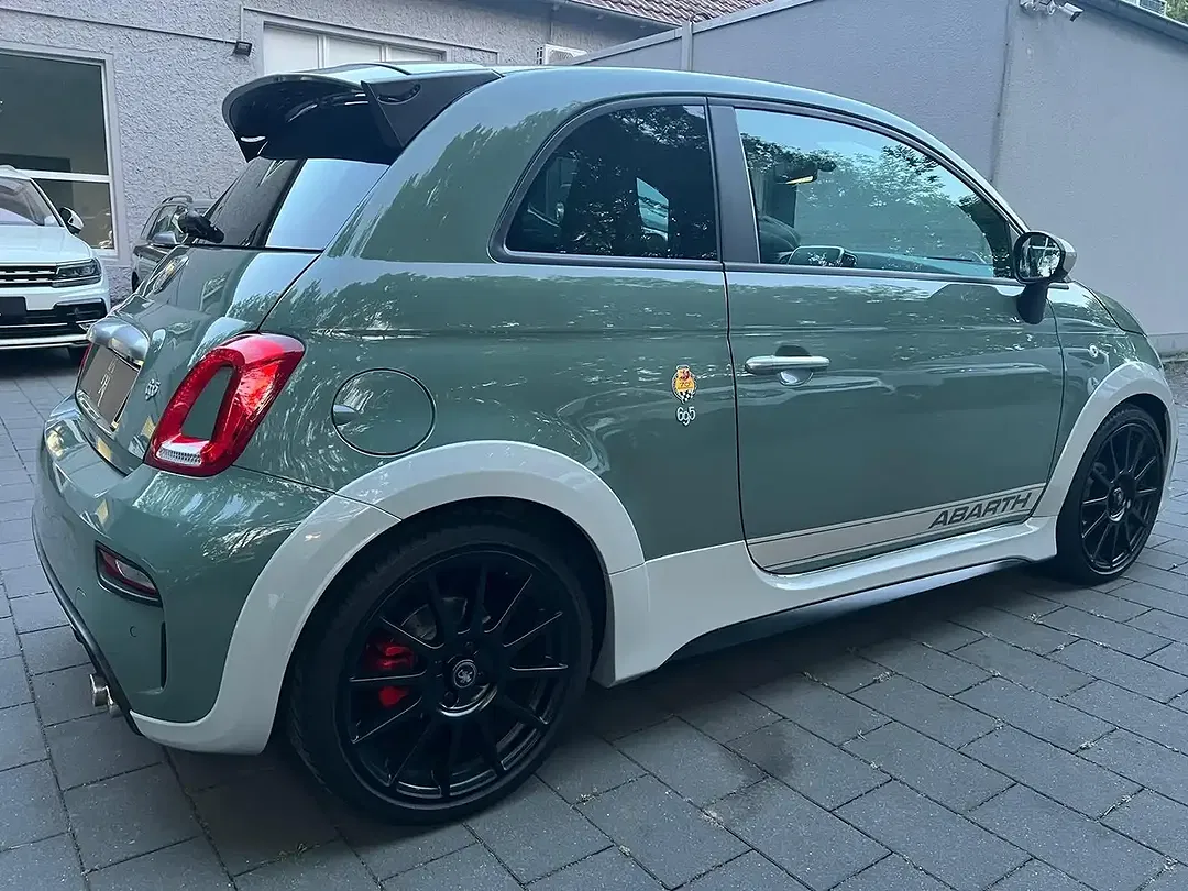 Abarth 695 70th Anniversario - Thumbnail 5
