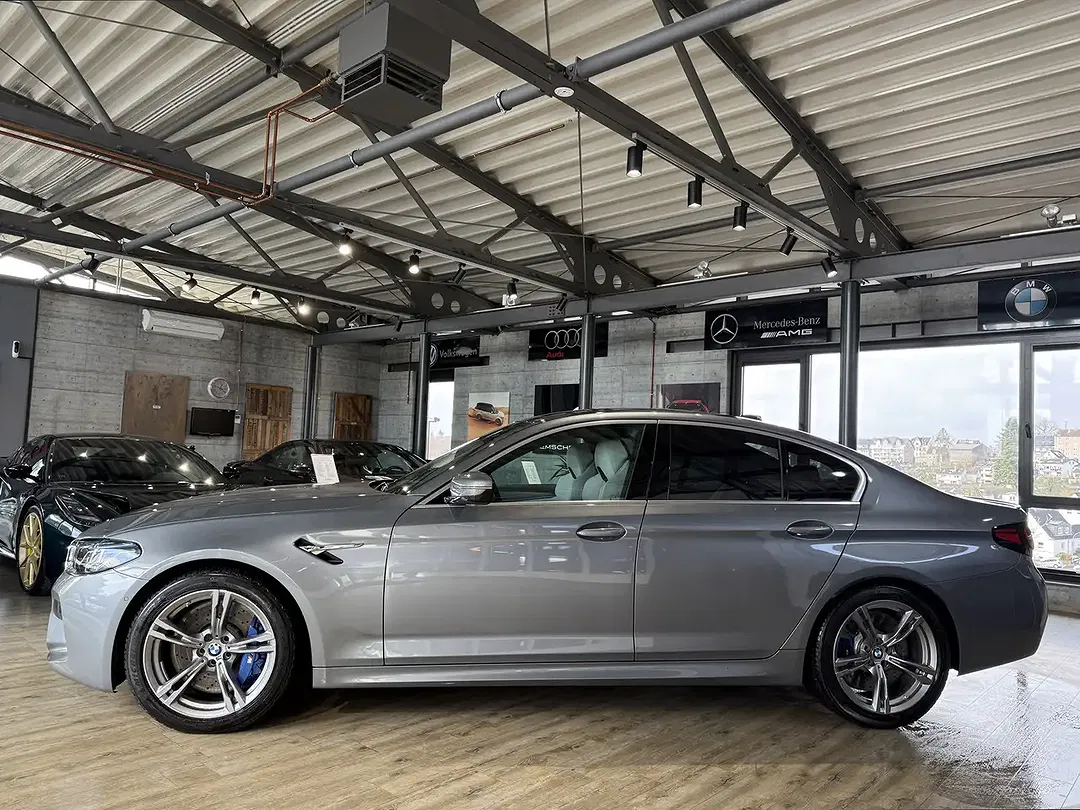 BMW M5 - foto 2