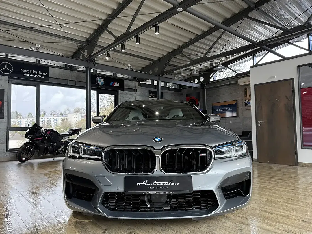 BMW M5 - Thumbnail 5