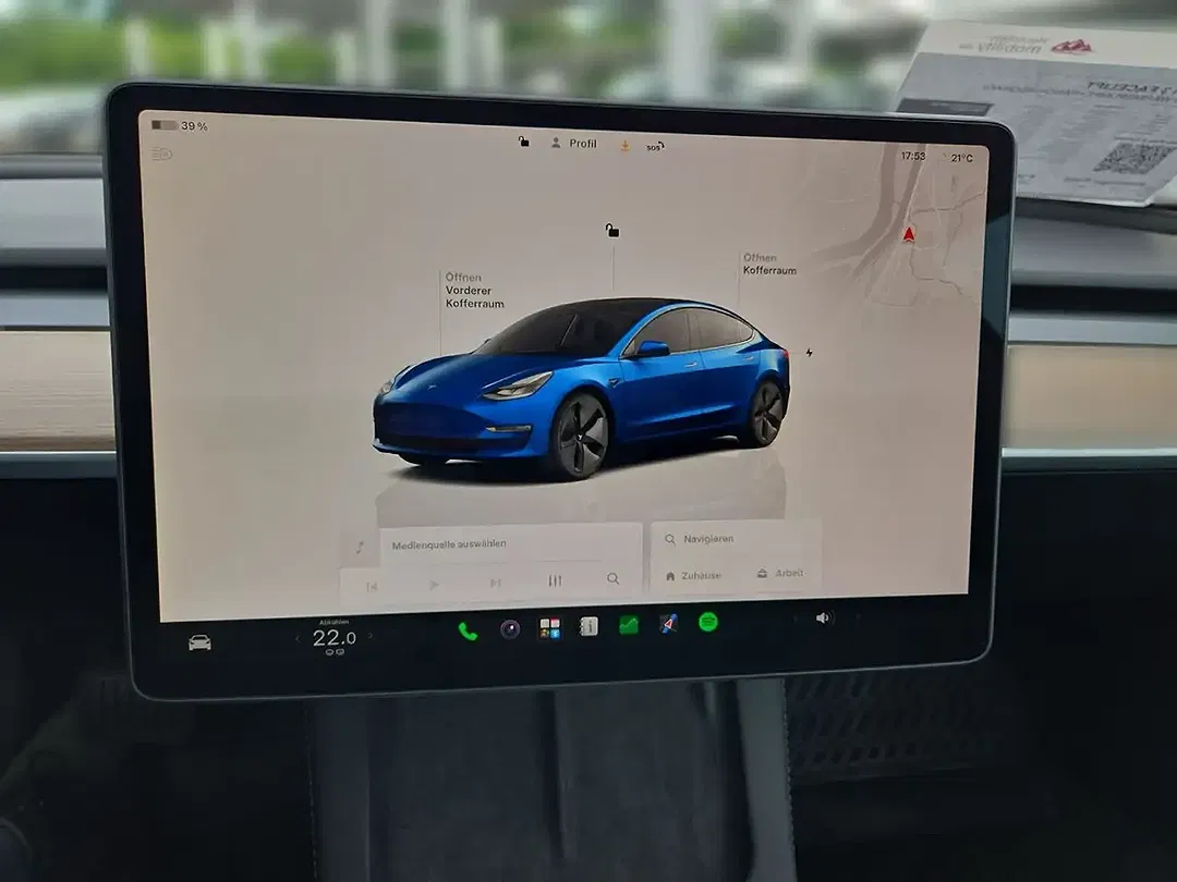 Tesla Model 3 RWD - Thumbnail 9