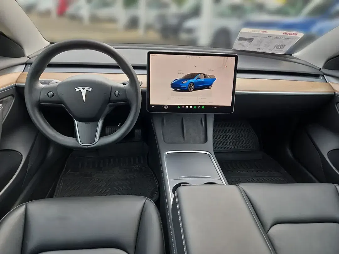 Tesla Model 3 RWD - Thumbnail 10