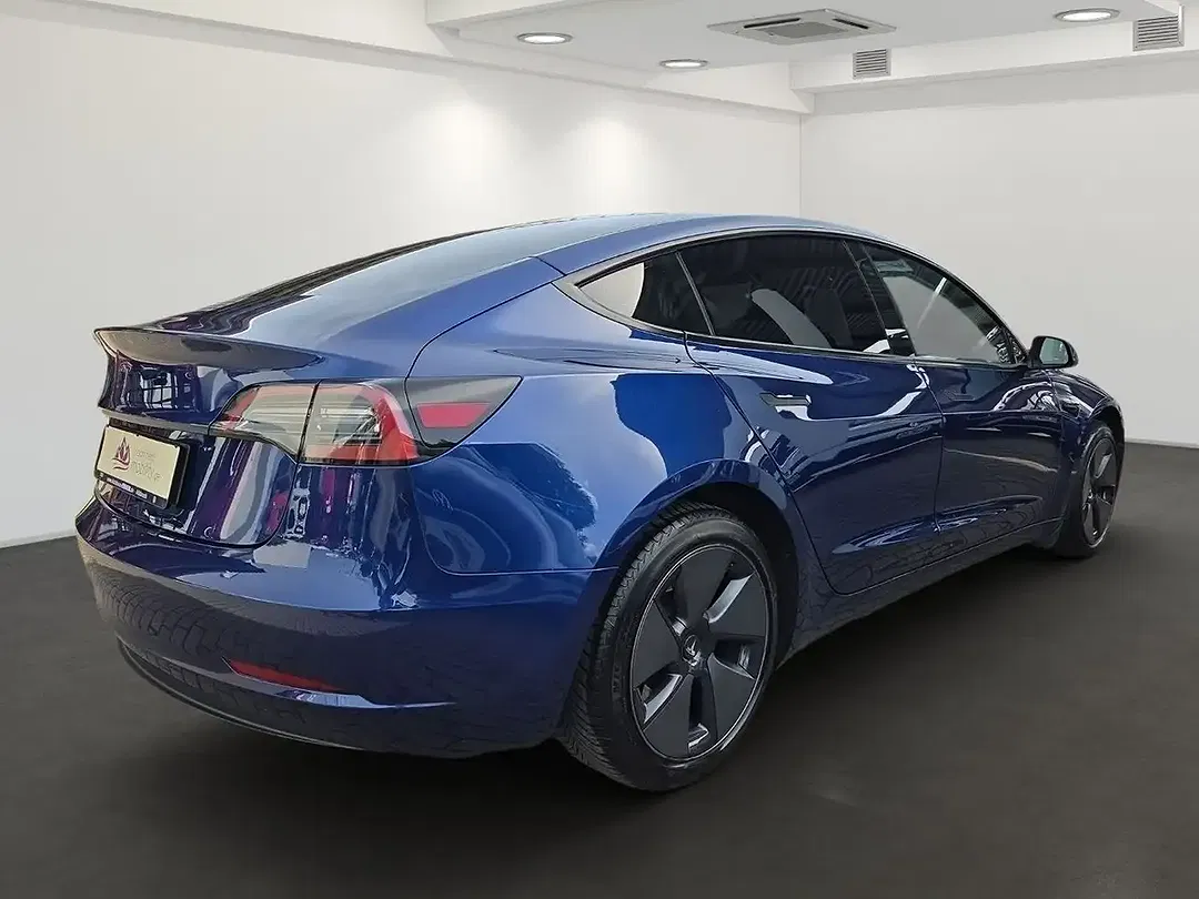 Tesla Model 3 RWD - Thumbnail 3